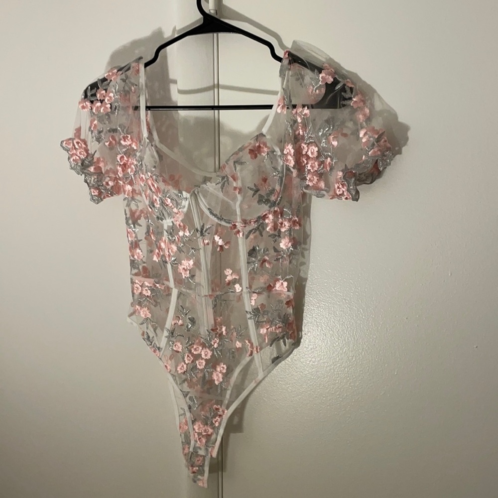 Floral body suite